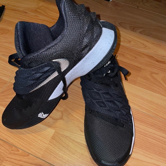 Nike Kyrie 1 Low Black Metallic Shoes NEW, NO Box main image 6